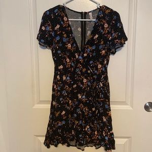Floral v neck wrap dress